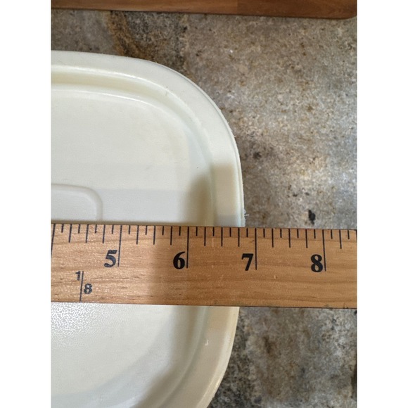 Rubbermaid Servin' Saver #6 3qt Container Almond Lid - Picture 6 of 6